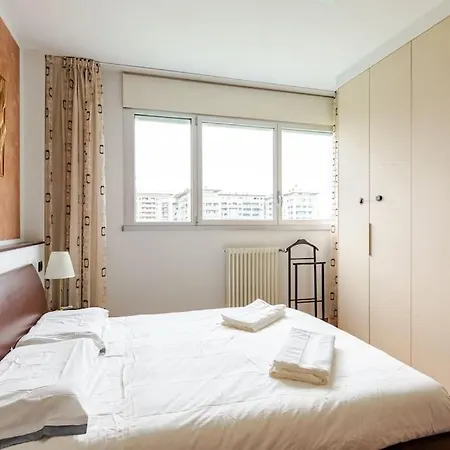 Oasi Di Relax Con Box Privato E Balcone, Vicino M1 Apartamento