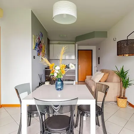 Apartamento Oasi Di Relax Con Box Privato E Balcone, Vicino M1