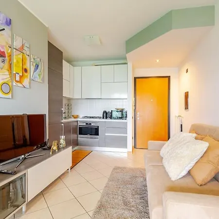 Oasi Di Relax Con Box Privato E Balcone, Vicino M1 Apartamento *